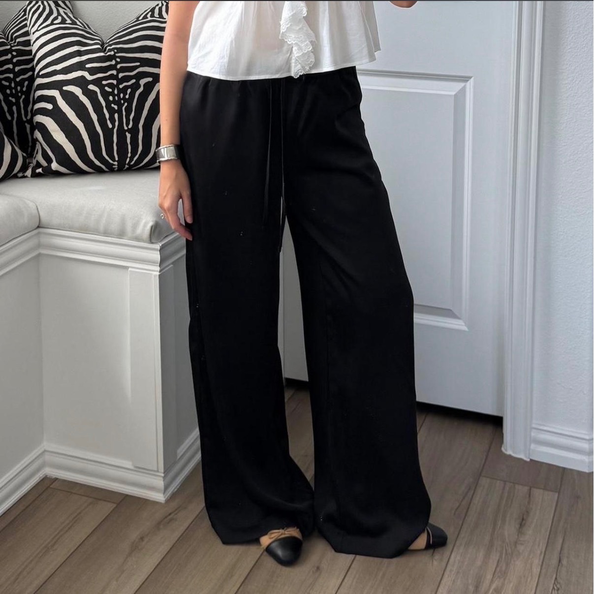 Saint Art Wide Leg Trousers Satin Black Drawstring Satin Pleated Pants - Medium
